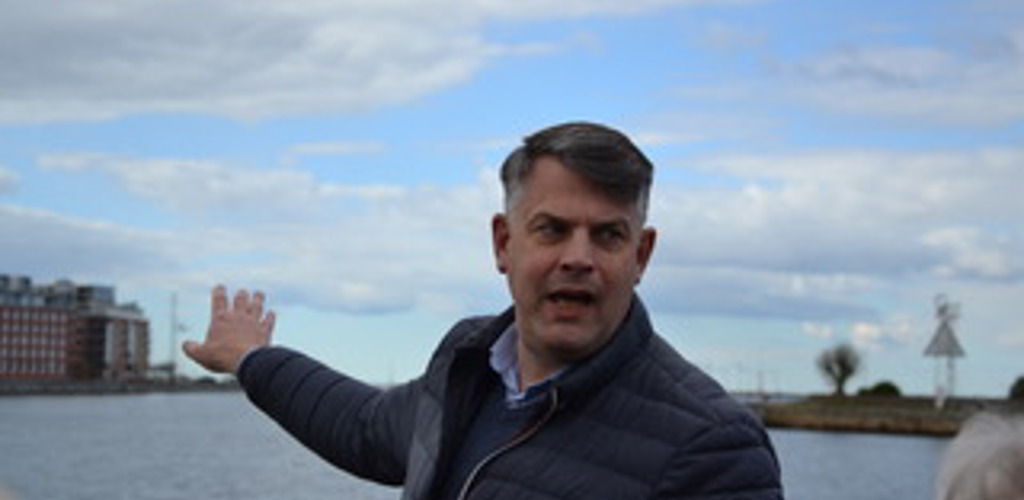 Andreas Pekar Ut Från Smörkontrollen