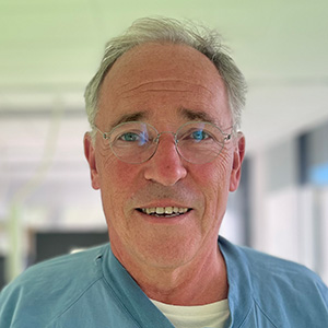 Porträttbild på professorn Peter Wiklund