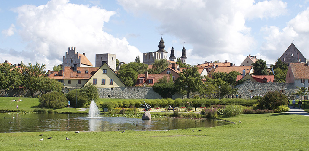 Vy över Almedalen i Visby