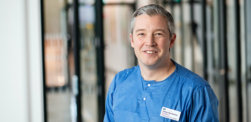 Porträttbild på forskaren och överläkaren Tobias Nordström.
