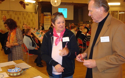 Bcf Blåkullas Anita Calmén diskuterar med ProTjusts ordförande Hans-Christian Ageman.