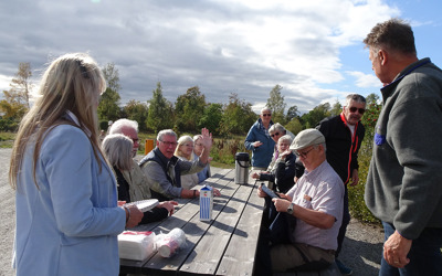 Go'fika efter promenaden. Foto: Elisabeth Löfberg