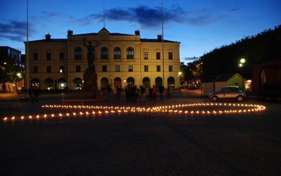 Ljusmanifestation på Stora Torget