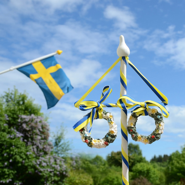 mfp_0f81b76f987b4f768bce0617182f803d_sverige+svensk+sommar+midsommar+midsommarstA5ng.jpg
