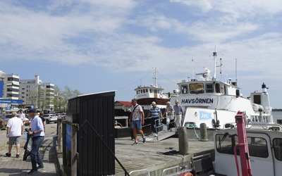 20250615 Lunchkryssning på Mälaren, dags att gå av båten. Foto: Kurt Löfberg