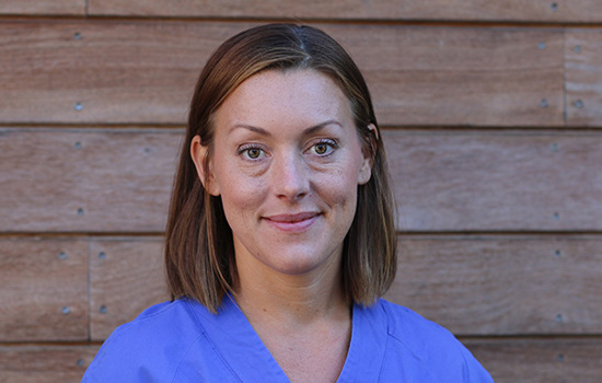 Porträttbild på docenten och urologen Rebecka Arnsrud Godtman.