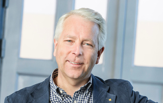 Porträttbild på professorn Thomas Laurell