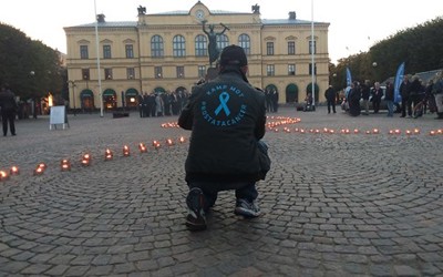 Ljusmanifestation på Stora Torget