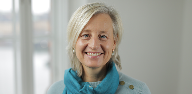 Porträttbild av professor Katja Fall