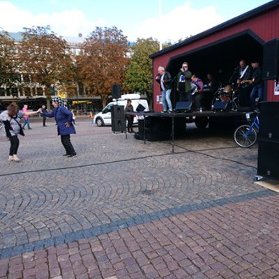 Dans på torget