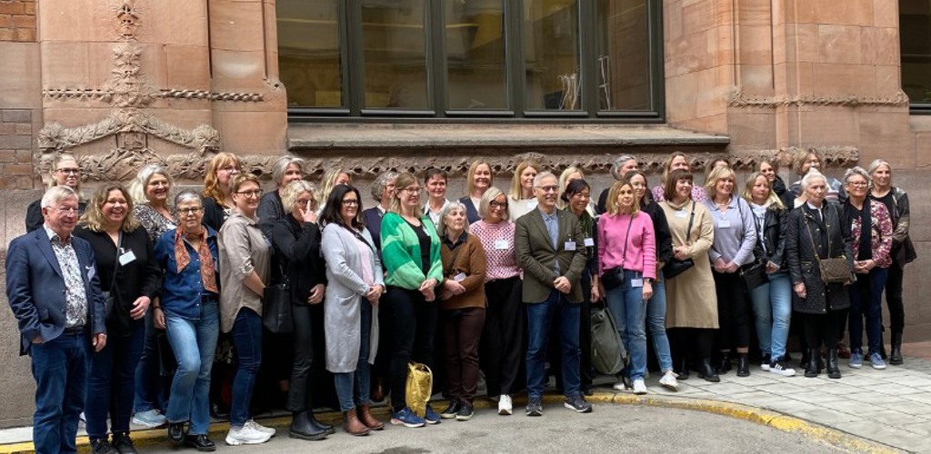 Gruppbild på kontaktsjuksköterskorna utanför Freys Hotell