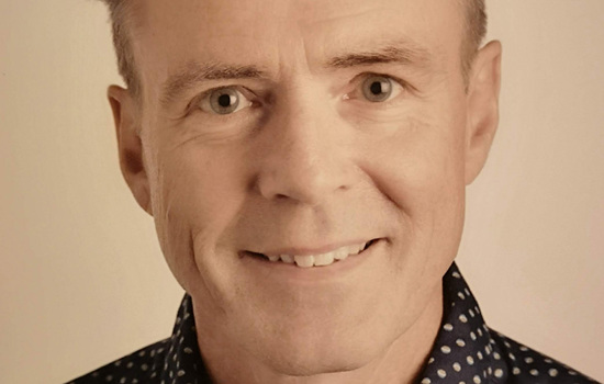 Porträttbild på överläkaren Fredrik Jäderling