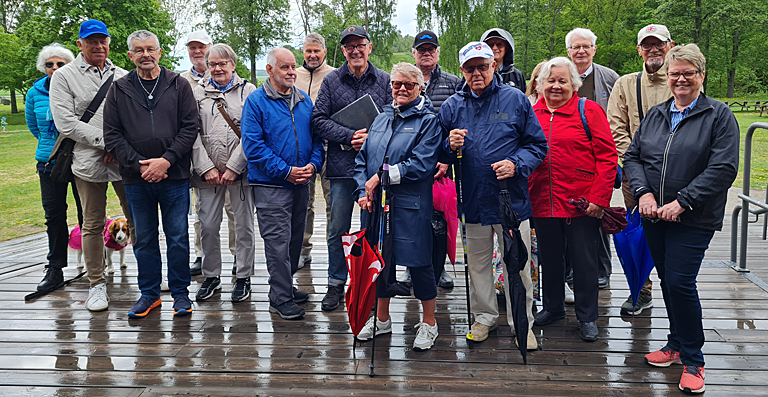 En grupp entusiastiska medlemmar från Arosgubben på utflykt. Foto: Agneta Näsström