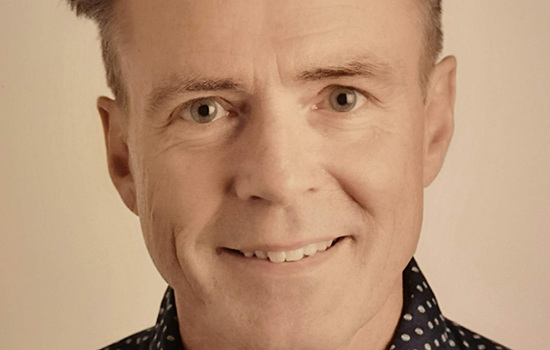 Porträttbild på överläkaren Fredrik Jäderling