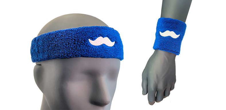 Skyltdocka med ett blått pannband och hand med blått svettband