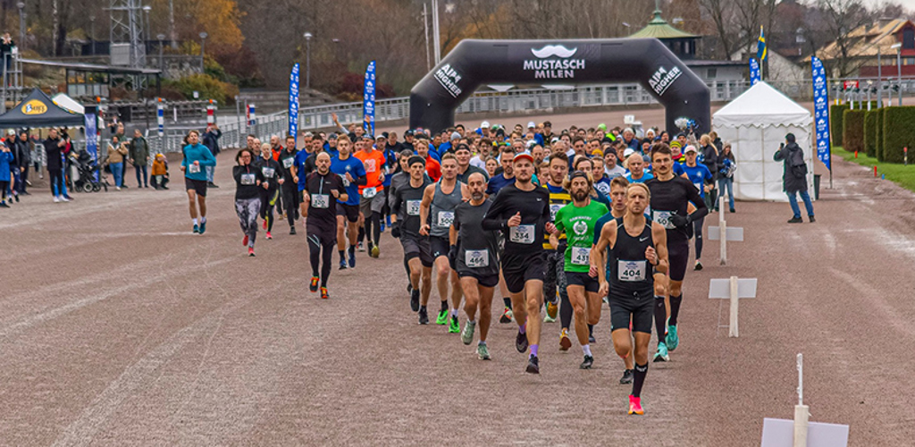 Löpare som deltar i Mustaschmilen på Solvalla travbana