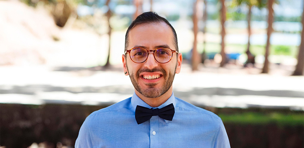 Porträttbild på biträdande lektorn Arian Lundberg